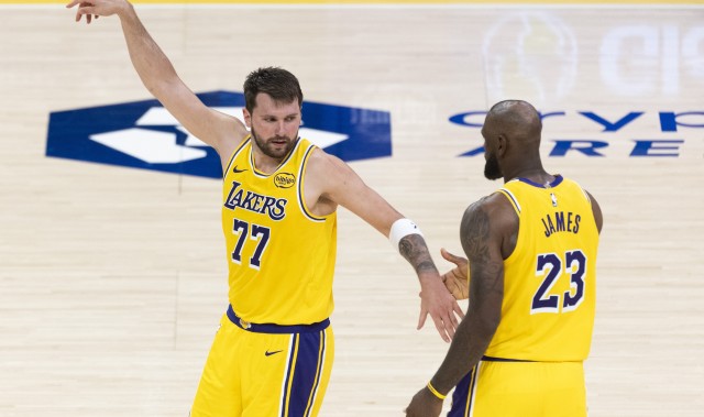 完美体育品牌-生涯场均得分+篮板+助攻之和：大帅57.4断档第1 东契奇第2老詹第8